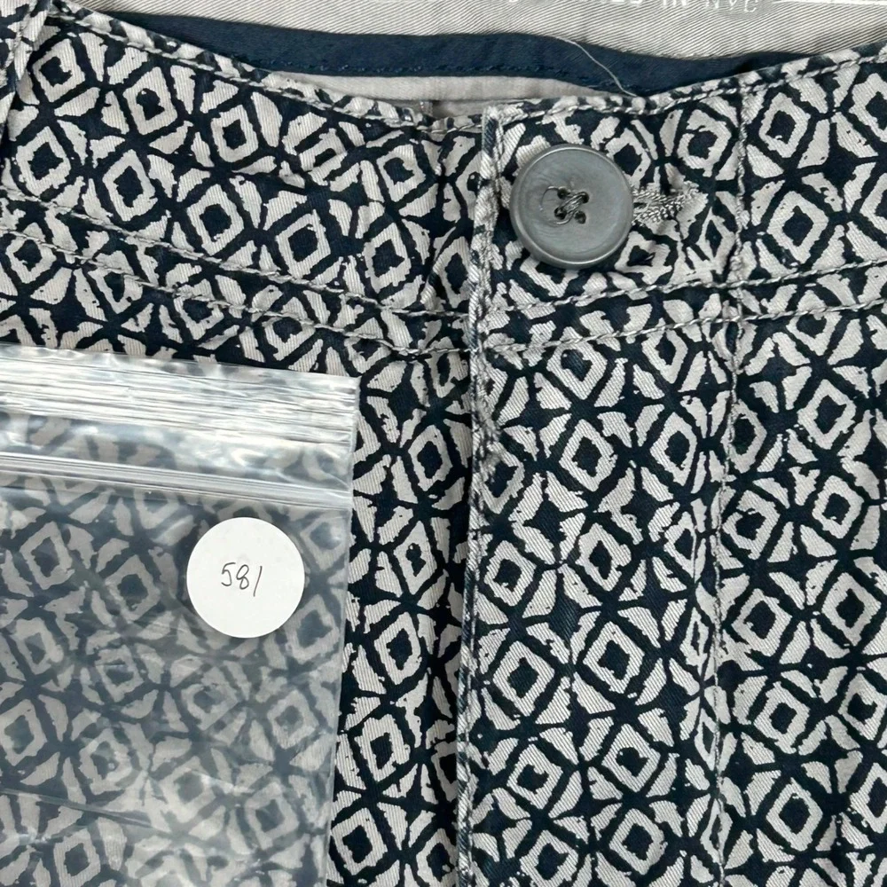 Aeropostale Mens Navy Blue White Geometric‎ Diamond Print Chino Shorts Size 28